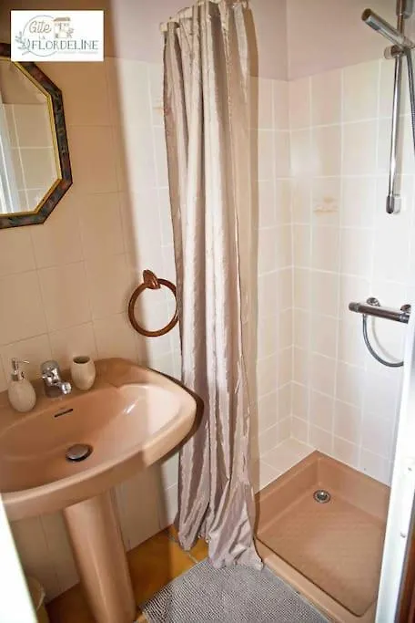 La Flordeline Classe 2 Etoiles Draps Et Serviettes Non Fournis Montbazens Vakantiehuis